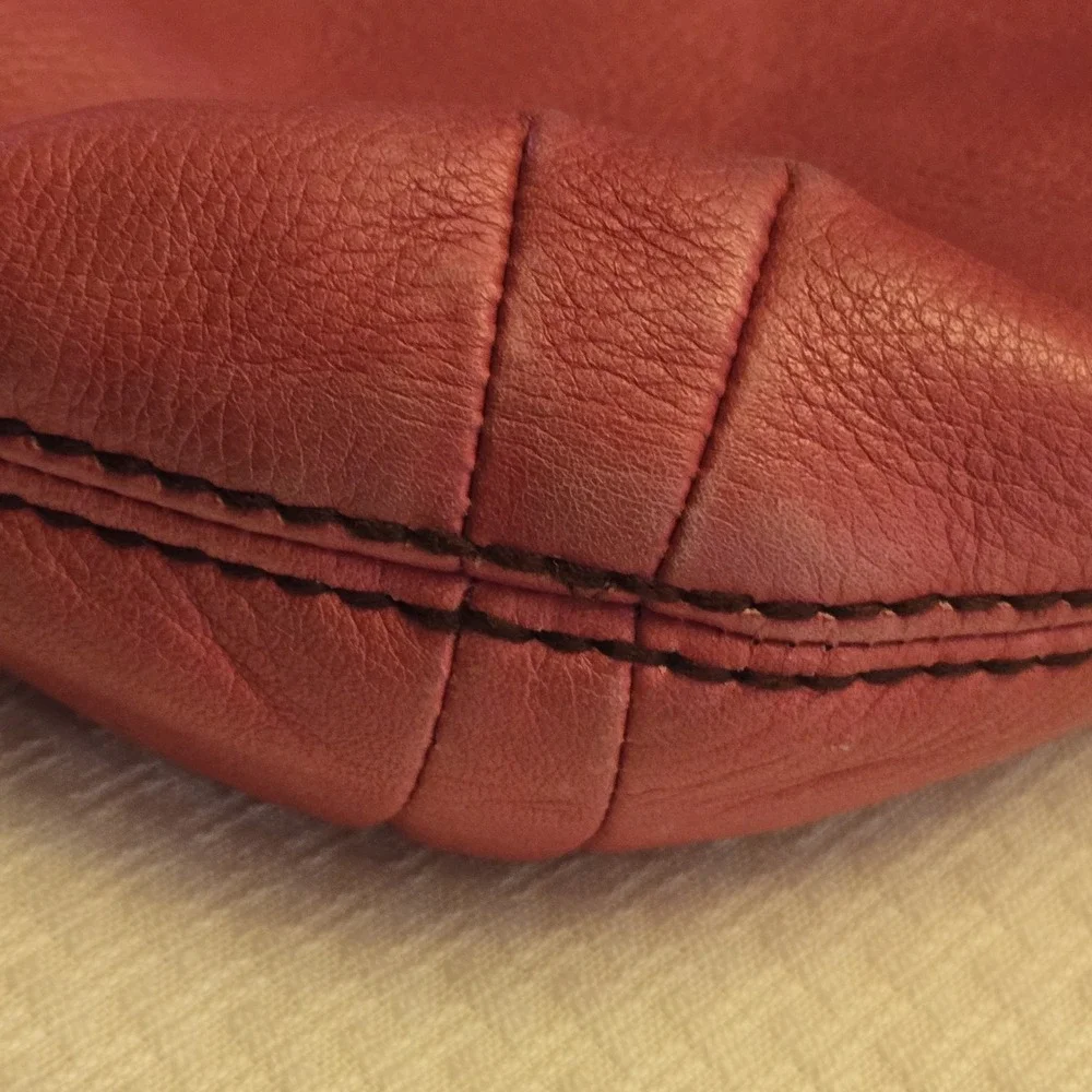 FOSSIL Pink Leather EXPLORER‎ Foldover Shoulder Bag Hobo Handbag Soft Cute EUC